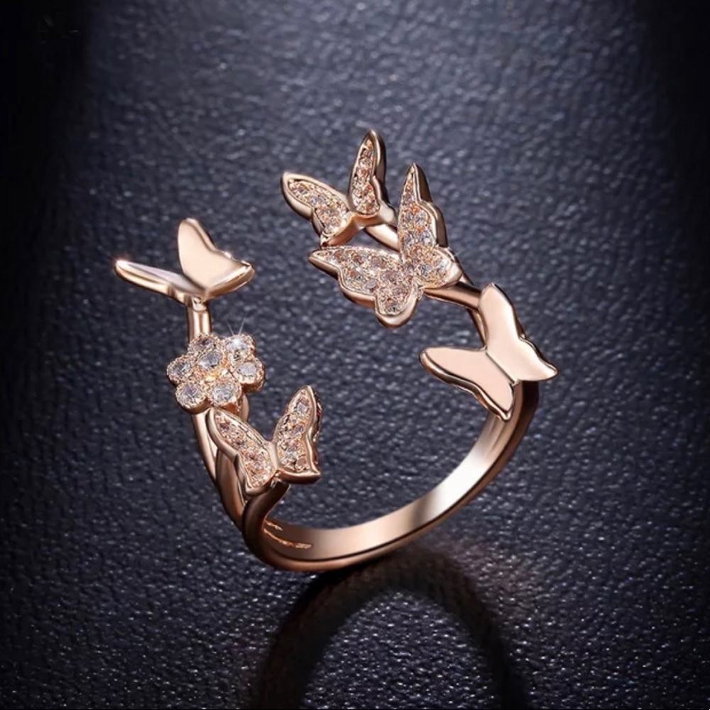 ✨SOLD OUT✨18K Rose Gold Butterfly Ring✨ - Picture 2 of 5
